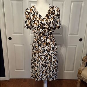 Diane Von Furstenburg classic wrap dress, size medium..